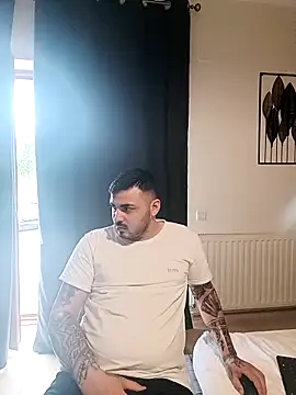 I amAhille online show from April 1, 1:41 pm