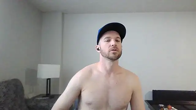 Snapshot of Luke_James chatting on March 25, 2:23 pm Luke James online show from March 25, 2:23 pm