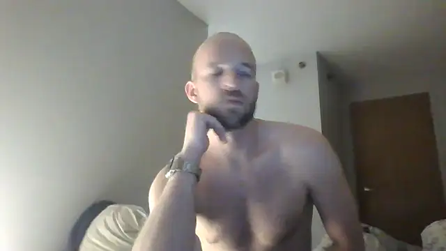 Snapshot of Luke_James chatting on March 27, 10:37 am Luke James online show from March 27, 10:37 am