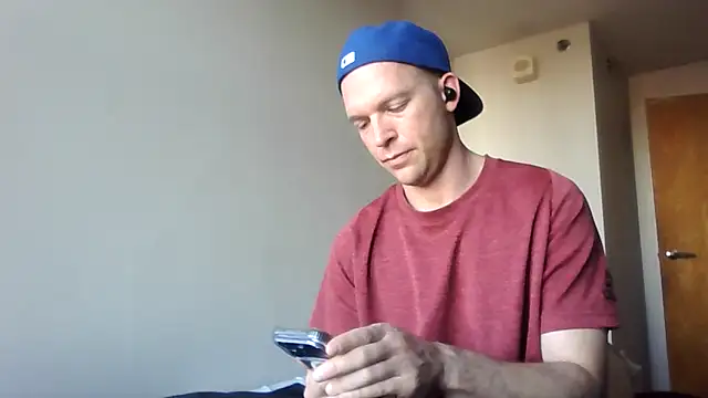 Snapshot of Luke_James chatting on March 30, 12:50 pm Luke James online show from March 30, 12:50 pm