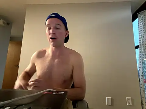 Snapshot of Luke_James chatting on March 31, 12:56 am Luke James online show from March 31, 12:56 am