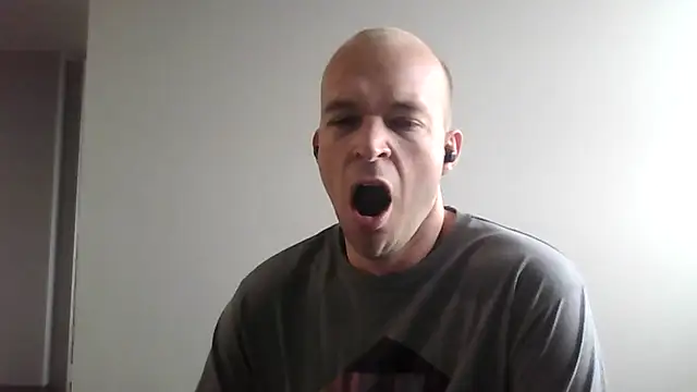 Snapshot of Luke_James chatting on April 1, 7:22 pm Luke James online show from April 1, 7:22 pm