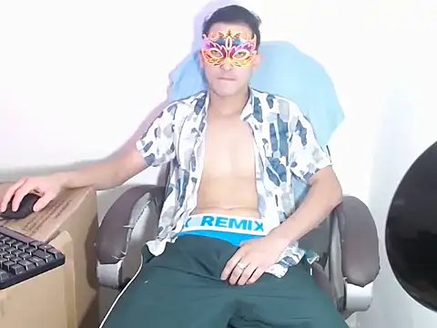 SexyboyHot2000 online show from May 7, 3:34 am