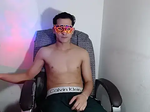 SexyboyHot2000 online show from May 18, 3:02 am