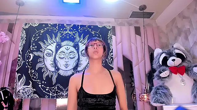 Snapshot of Morgananoir1 chatting on March 31, 7:58 pm Morgananoir1 online show from March 31, 7:58 pm