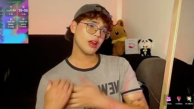 Snapshot of hornsgoat_ chatting on April 1, 9:45 pm hornsgoat online show from April 1, 9:45 pm