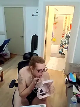 Snapshot of JacquelineStar chatting on March 28, 8:47 am JacquelineStar online show from March 28, 8:47 am