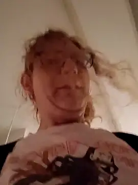 Snapshot of JacquelineStar chatting on April 1, 9:54 am JacquelineStar online show from April 1, 9:54 am