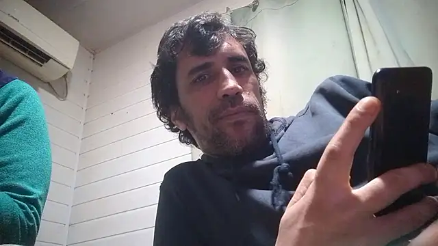 Snapshot of VladTepeslll chatting on July 31, 4:12 am VladTepeslll online show from July 31, 4:12 am