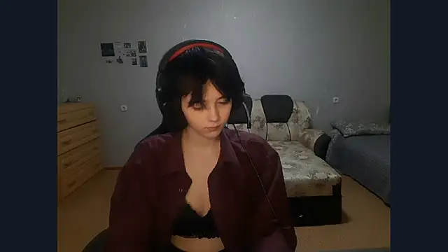 Snapshot of ShaynaLinley chatting on April 21, 1:42 am ShaynaLinley online show from April 21, 1:42 am