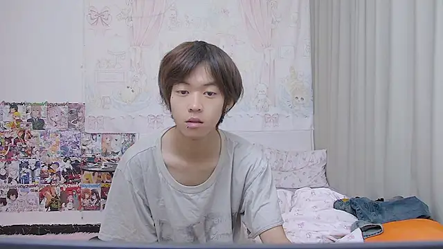 buding-001 online show from May 14, 10:55 am