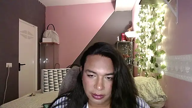 Snapshot of choquitolove1 chatting on April 2, 9:23 pm choquitolove1 online show from April 2, 9:23 pm