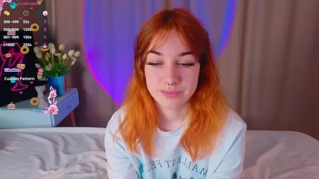 Snapshot of JoanReed chatting on March 31, 8:26 am JoanReed online show from March 31, 8:26 am