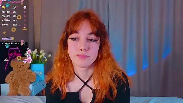 Snapshot of JoanReed chatting on April 1, 8:37 am JoanReed online show from April 1, 8:37 am