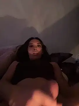 Snapshot of Jeweljozon chatting on April 1, 9:45 pm Jeweljozon online show from April 1, 9:45 pm