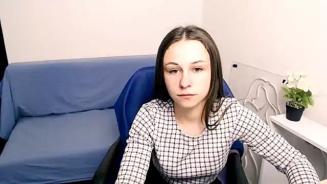 Anna Sia  online show from April 6, 11:11 am