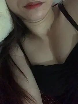 Snapshot of Nini-896 chatting on April 2, 6:11 am Nini-896 online show from April 2, 6:11 am