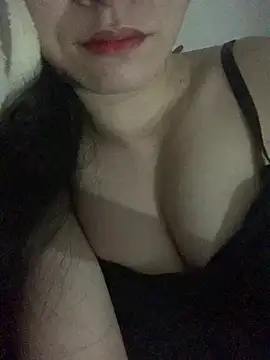 Snapshot of Nini-896 chatting on April 2, 7:11 pm Nini-896 online show from April 2, 7:11 pm