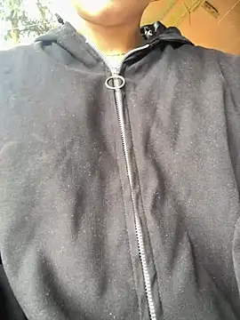 Snapshot of An-2k chatting on April 2, 5:05 am An-2k online show from April 2, 5:05 am