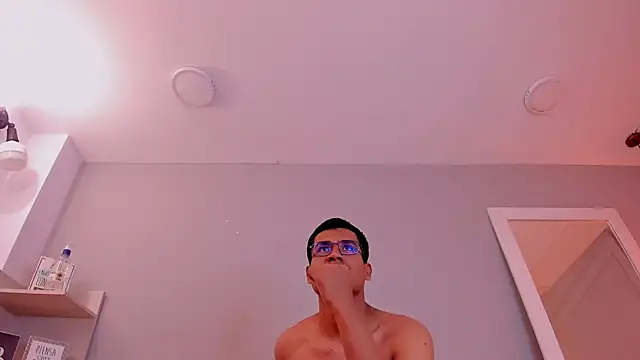 ThiagoVega  online show from April 3, 3:59 am