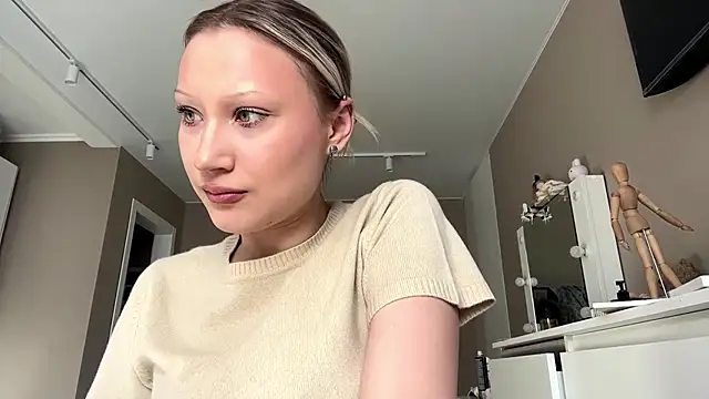 VibeAnna online show from March 29, 5:07 am