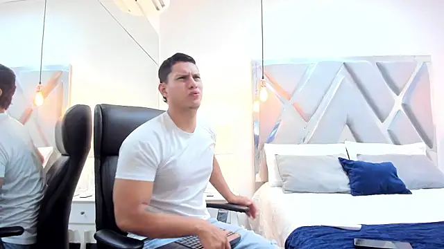 Chriss Diamond online show from March 30, 9:16 pm