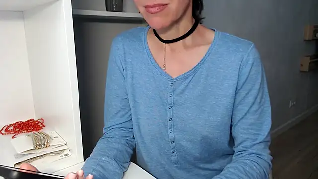 LadyL2026 online show from May 22, 6:20 am