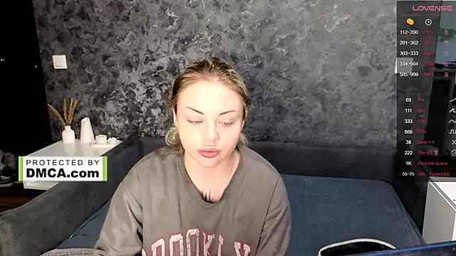 Snapshot of StasyLucke chatting on May 29, 5:05 am StasyLucke online show from May 29, 5:05 am