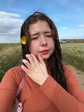 Snapshot of leiawifey chatting on April 10, 1:49 pm leiawifey online show from April 10, 1:49 pm