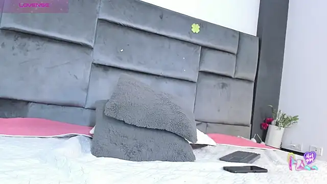 Catalina-Santanaa online show from March 31, 8:42 pm