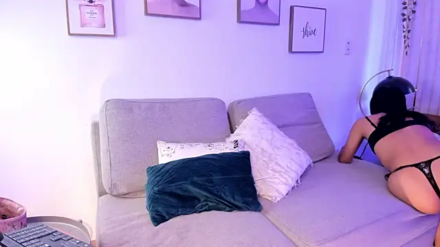 emilydolly  online show from May 21, 12:34 pm