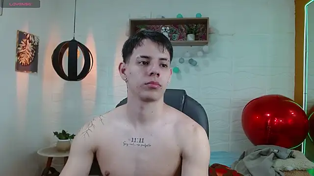 RoaSexi25 online show from March 31, 1:18 am