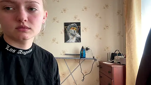 Sophia Blonde online show from April 21, 11:49 am