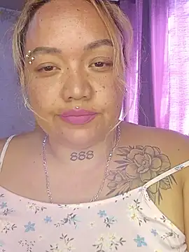 Snapshot of franchesca888 chatting on April 6, 6:42 pm franchesca888 online show from April 6, 6:42 pm