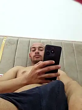 Snapshot of QueueedActivist chatting on March 29, 5:24 pm QueueedActivist online show from March 29, 5:24 pm