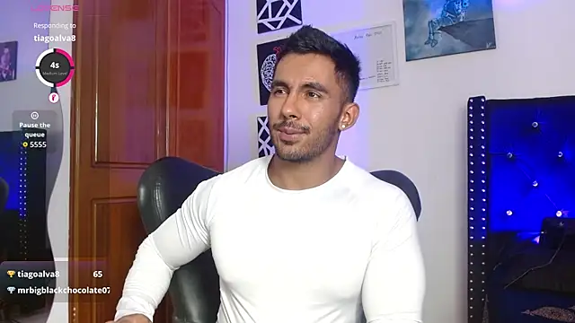 romanpearce  online show from April 23, 4:03 am