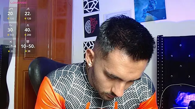 romanpearce  online show from May 4, 8:16 pm