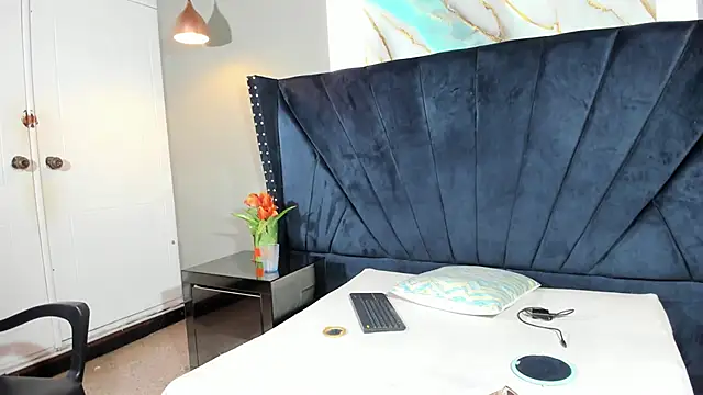 Snapshot of Sara_Hanks chatting on March 28, 2:16 pm Sara Hanks online show from March 28, 2:16 pm