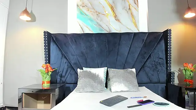 Snapshot of Sara_Hanks chatting on April 4, 2:25 pm Sara Hanks online show from April 4, 2:25 pm