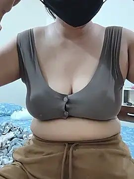 HeartlessGirl online show from July 4, 5:35 am