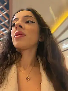 Snapshot of Hottiem4 chatting on March 25, 12:33 pm Hottiem4 online show from March 25, 12:33 pm