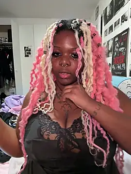 Snapshot of Nyla_xox chatting on April 4, 10:07 pm Nyla xox online show from April 4, 10:07 pm