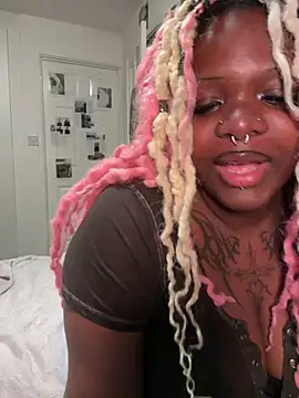 Snapshot of Nyla_xox chatting on April 6, 12:30 am Nyla xox online show from April 6, 12:30 am