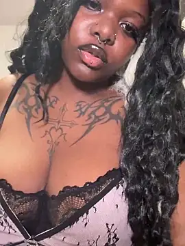 Snapshot of Nyla_xox chatting on April 10, 10:14 pm Nyla xox online show from April 10, 10:14 pm