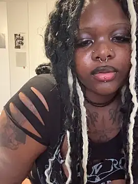 Snapshot of Nyla_xox chatting on June 15, 8:22 pm Nyla xox online show from June 15, 8:22 pm