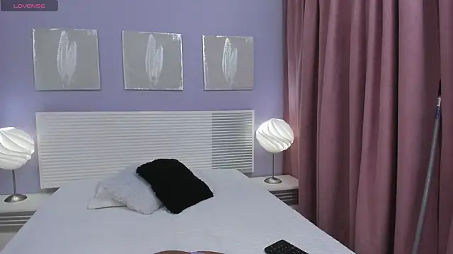 Snapshot of Mia_Ebonyy chatting on March 26, 12:33 pm Mia Ebonyy online show from March 26, 12:33 pm