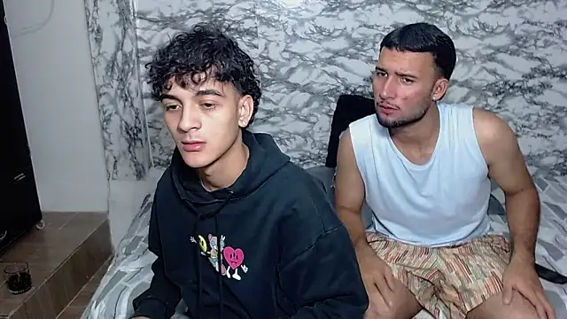 Snapshot of escanor_ar chatting on March 26, 12:17 am escanor ar online show from March 26, 12:17 am