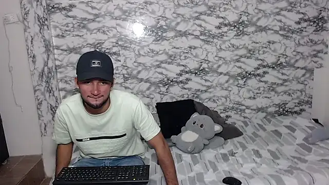 Snapshot of escanor_ar chatting on March 28, 11:26 pm escanor ar online show from March 28, 11:26 pm