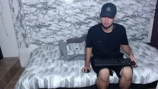 Snapshot of escanor_ar chatting on March 29, 8:20 pm escanor ar online show from March 29, 8:20 pm