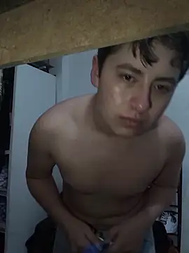 Snapshot of upssamuuu chatting on April 5, 7:11 pm upssamuuu online show from April 5, 7:11 pm